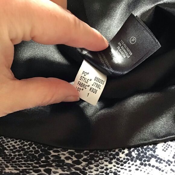 Katherine Barclay Montreal Snakeskin Pencil Skirt - Picture 5 of 6